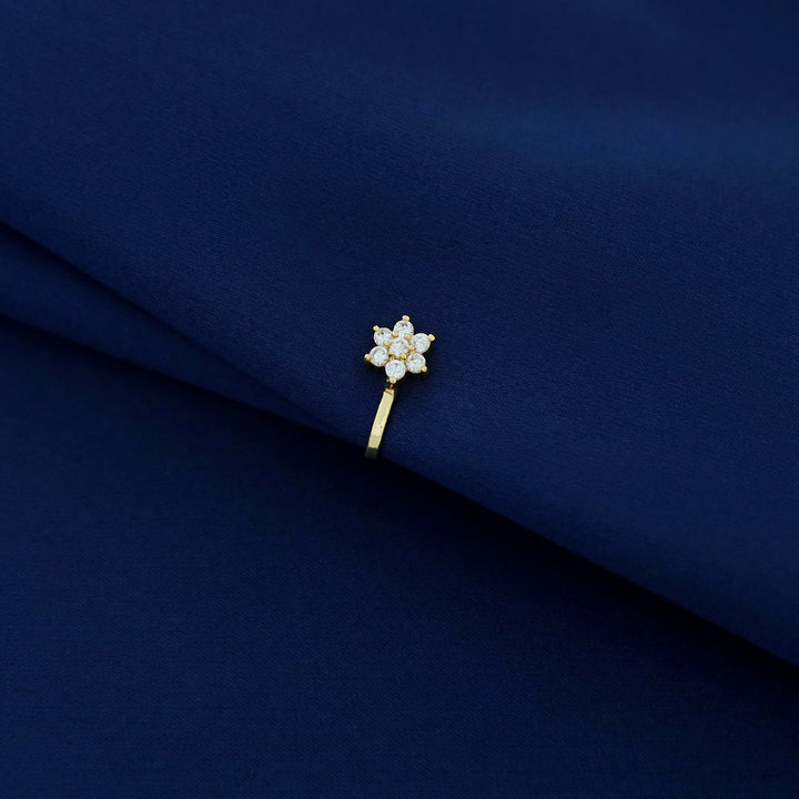 Henza Floral Nose Pin