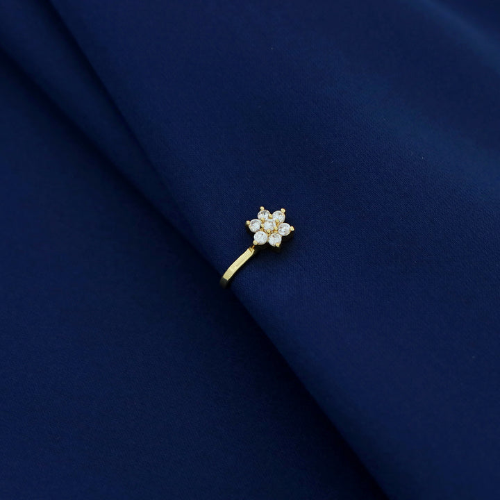 Henza Floral Nose Pin