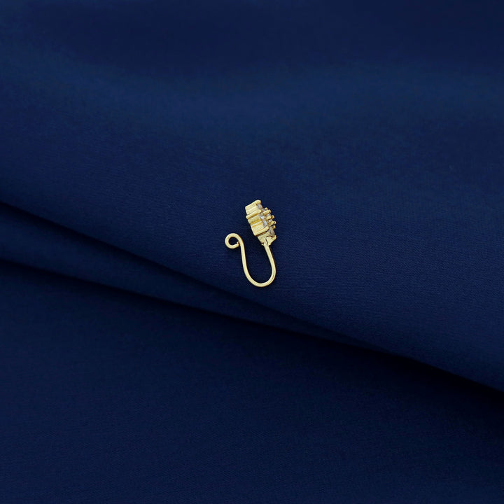 Henza Floral Nose Pin