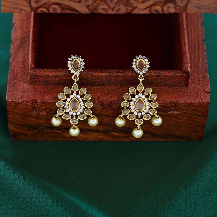 Tirtha Mistry Pearl Neckpiece with Earring