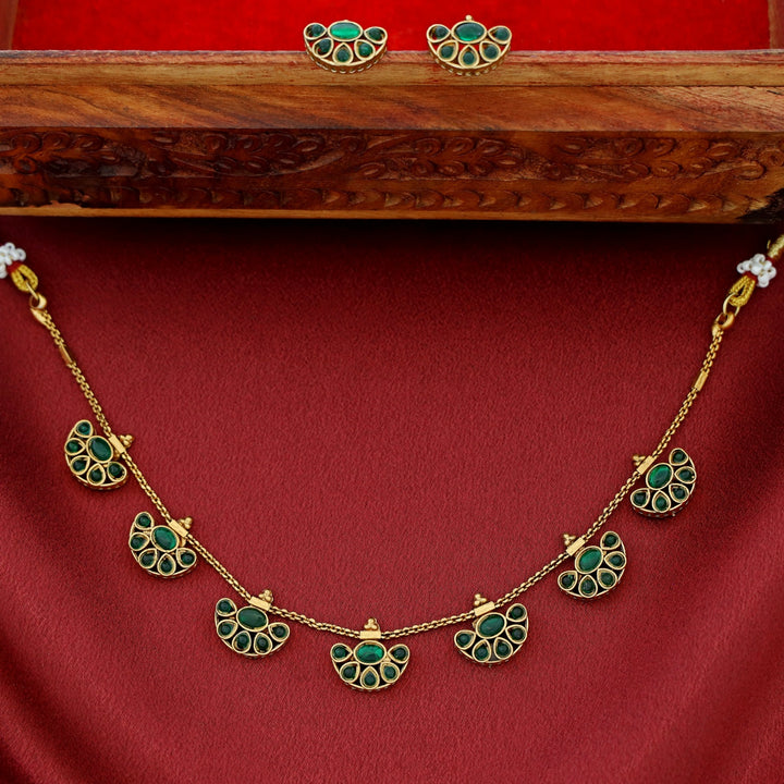 Anuradha Half Flower Short Neckpiece With Earring