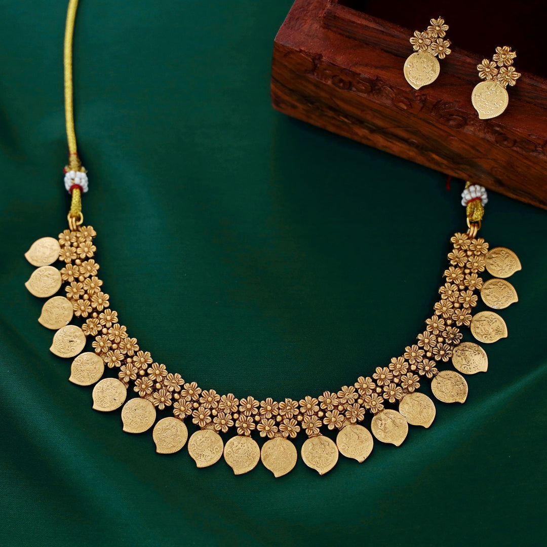 Harshita Kashi Neckpiece with Earring