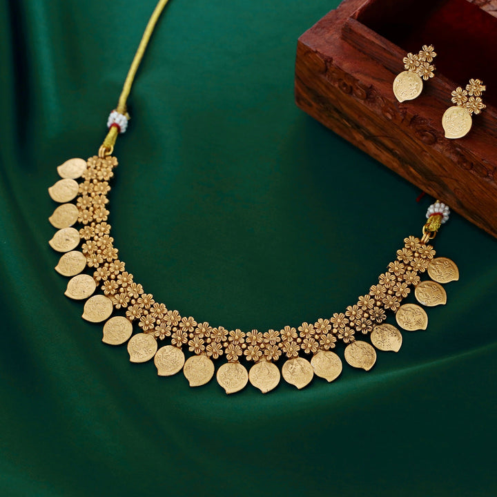 Harshita Kashi Neckpiece with Earring