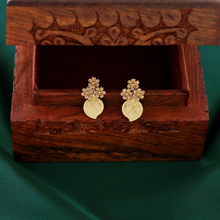 Harshita Kashi Neckpiece with Earring