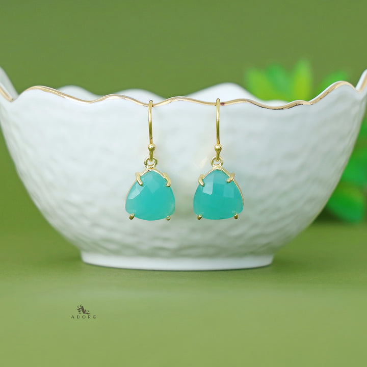 Lyra Curvy Triangle Claw Drop