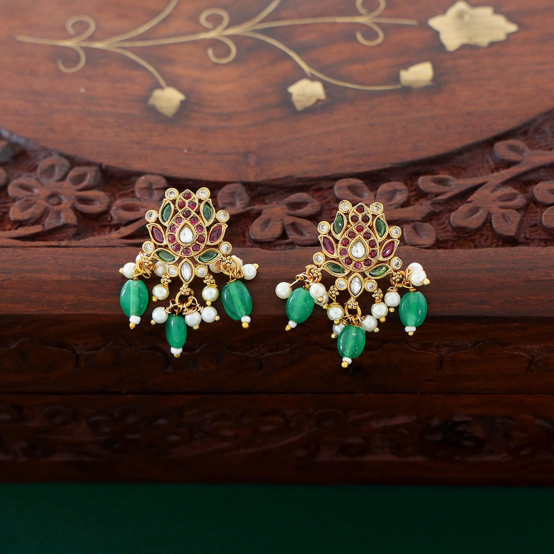 Tara Kemp Stone Pearl Short Neckpiece With Earring