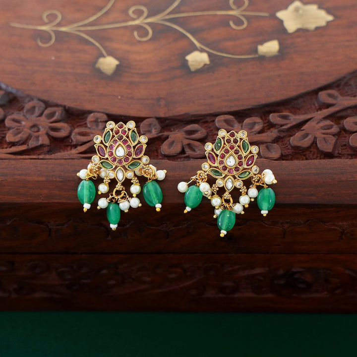 Tara Kemp Stone Pearl Short Neckpiece With Earring