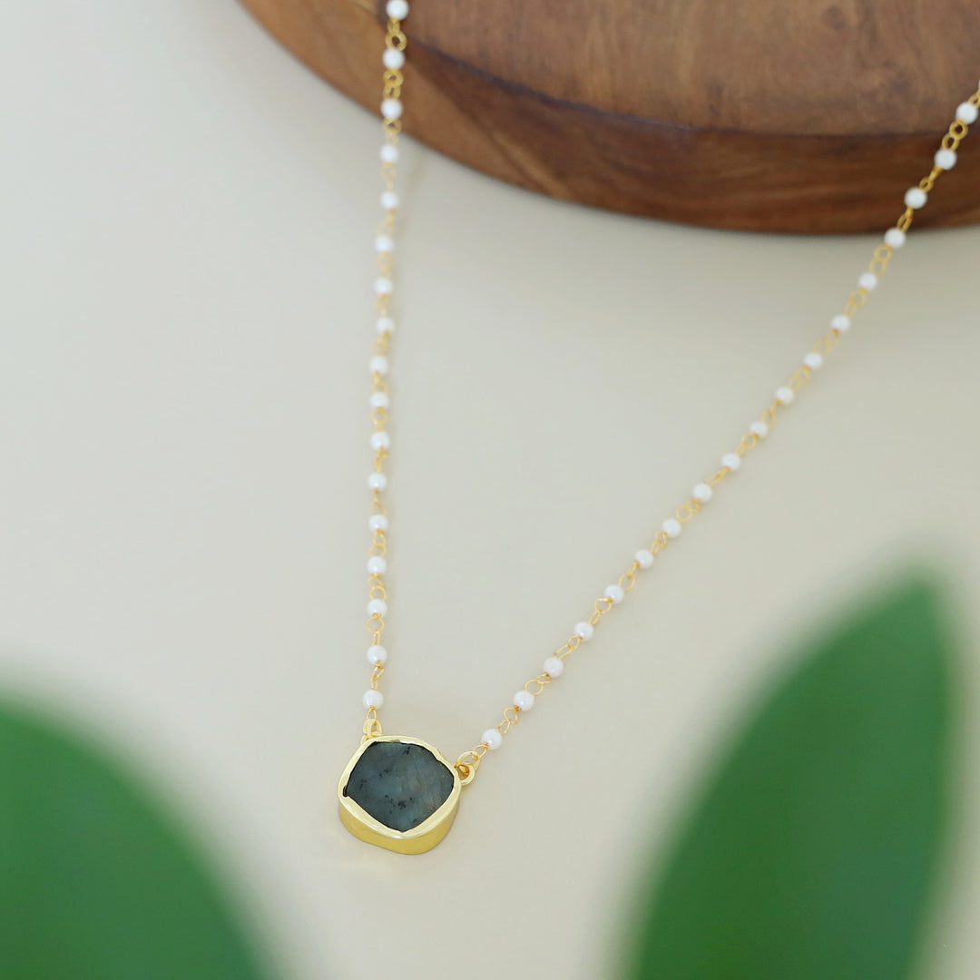 Nasmiya Raw Stone Neckpiece
