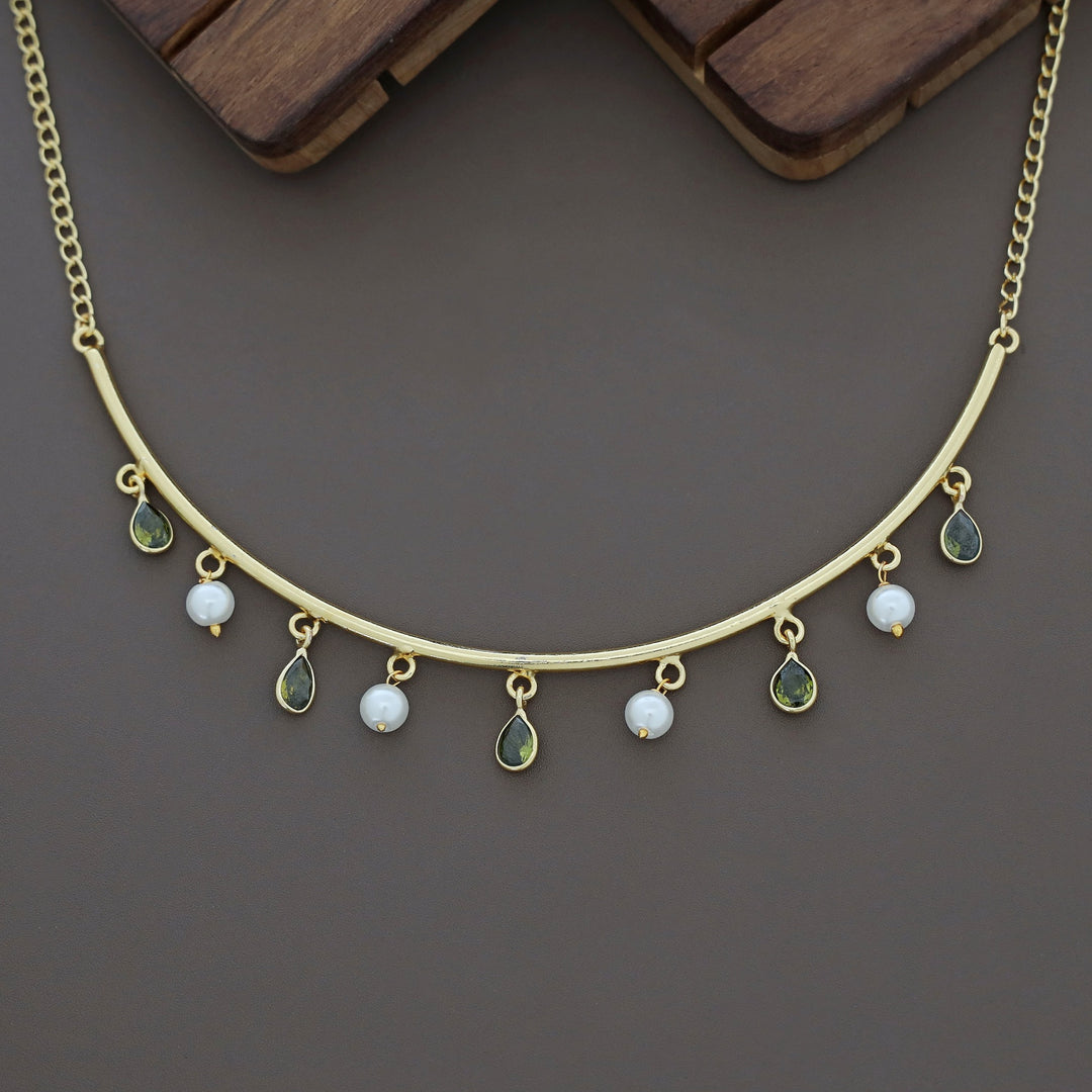 Drop Of Spring Pearl Neckpiece / Neck Cuff