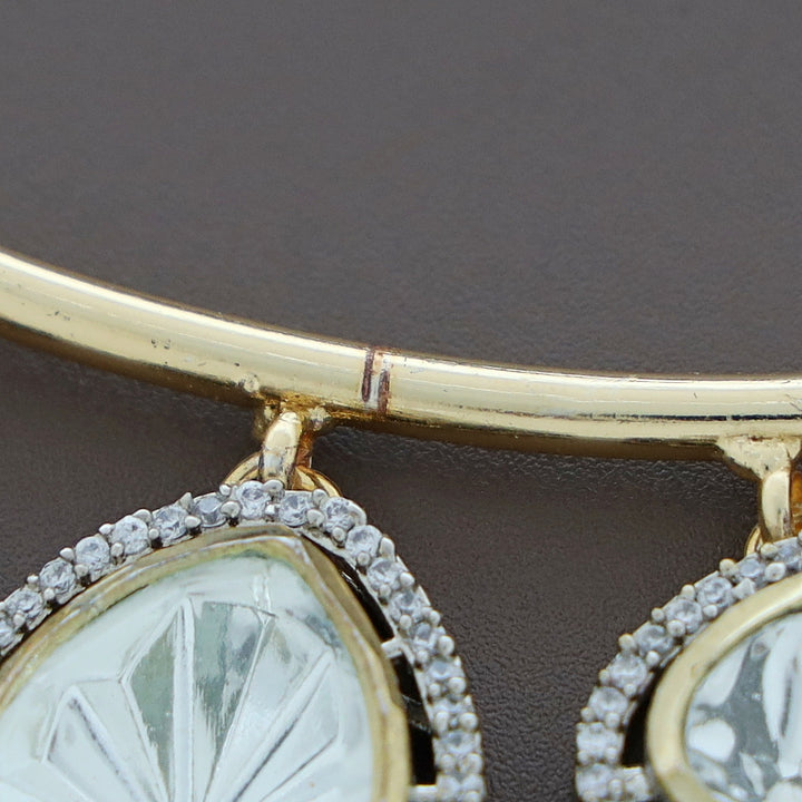 Aashvi Golden Polki Kundan Neck Cuff With Stud