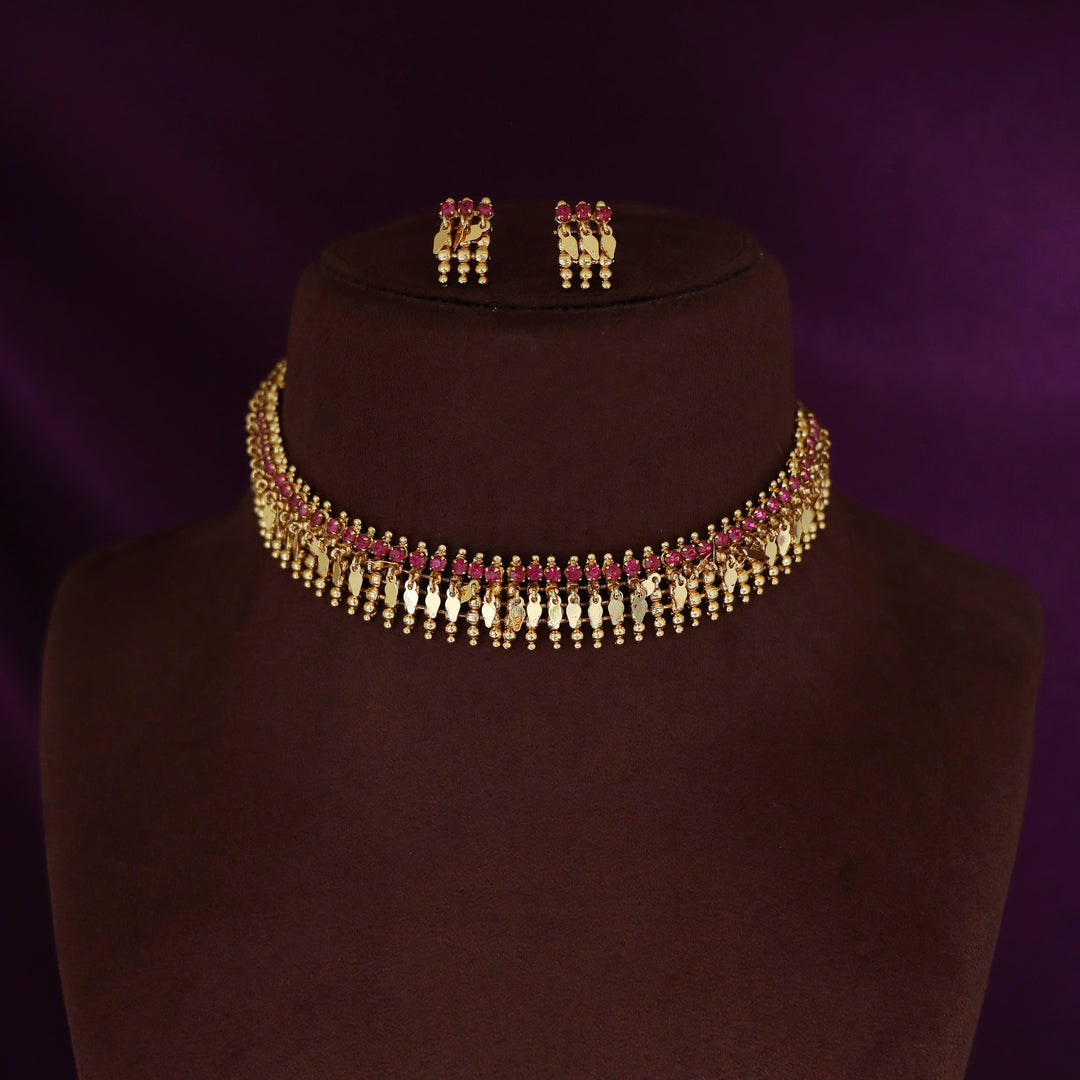Nidhisha Golden Elakkathali Choker With Earring