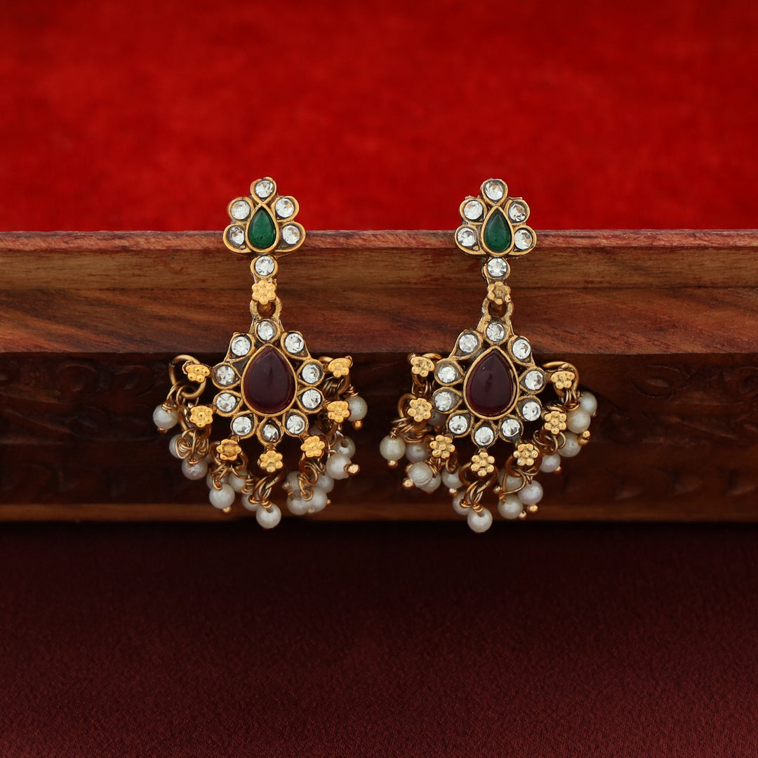 Pranaya Cluster Pearl Neckpiece With Earring