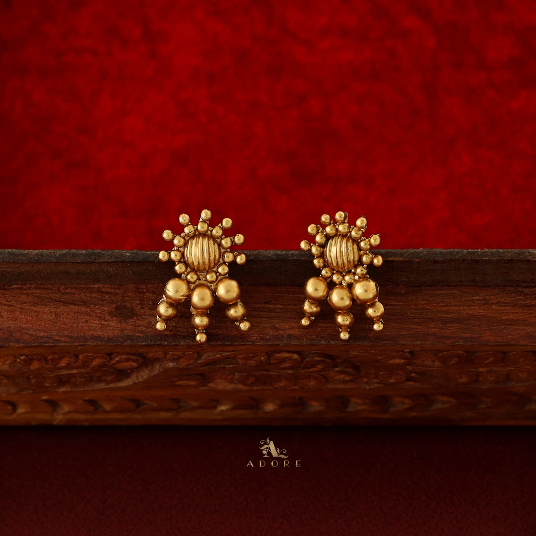 Avinika Golden Ball Short Neckpiece with Earring