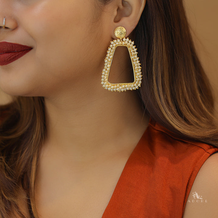 Ellinor Cluster Pearl Earring