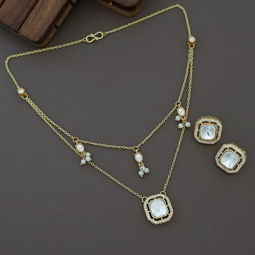 Glossy Rectangle Two Layer Kundan Short Neckpiece with Earring