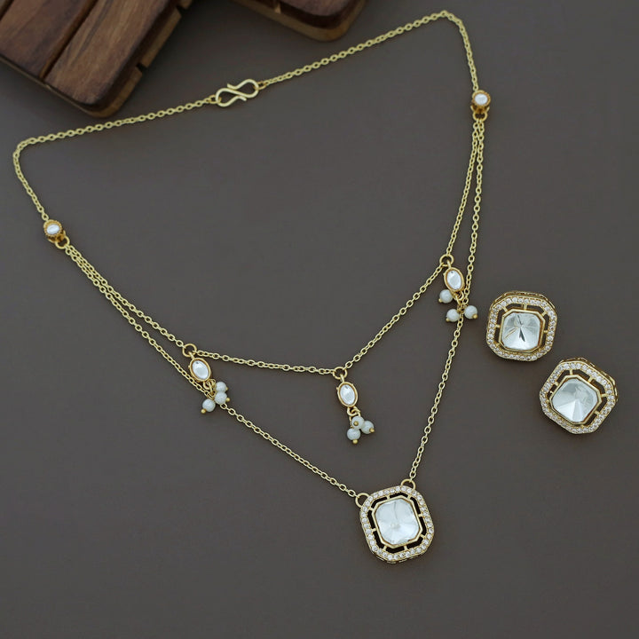 Glossy Rectangle Two Layer Kundan Short Neckpiece with Earring