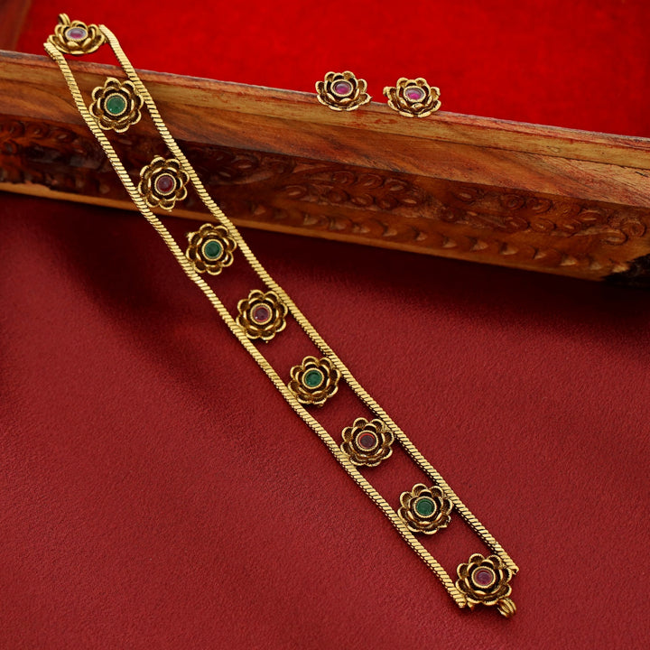 Krishnavi Maheera Flower Stone Choker With Stud