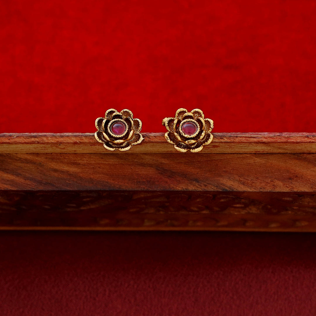 Krishnavi Maheera Flower Stone Choker With Stud