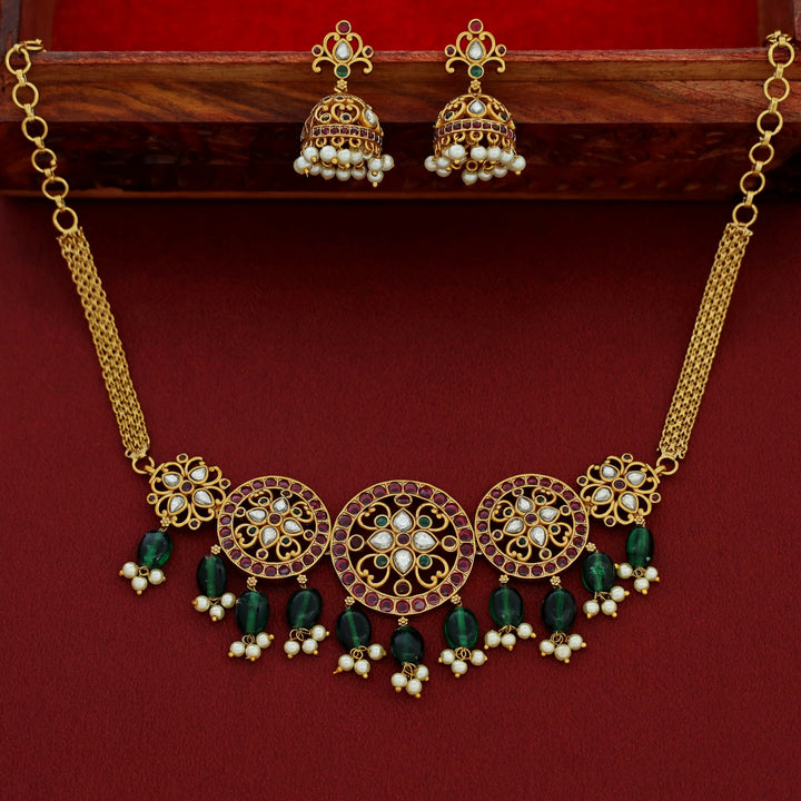 Vidisha Short Neckpiece With Earring