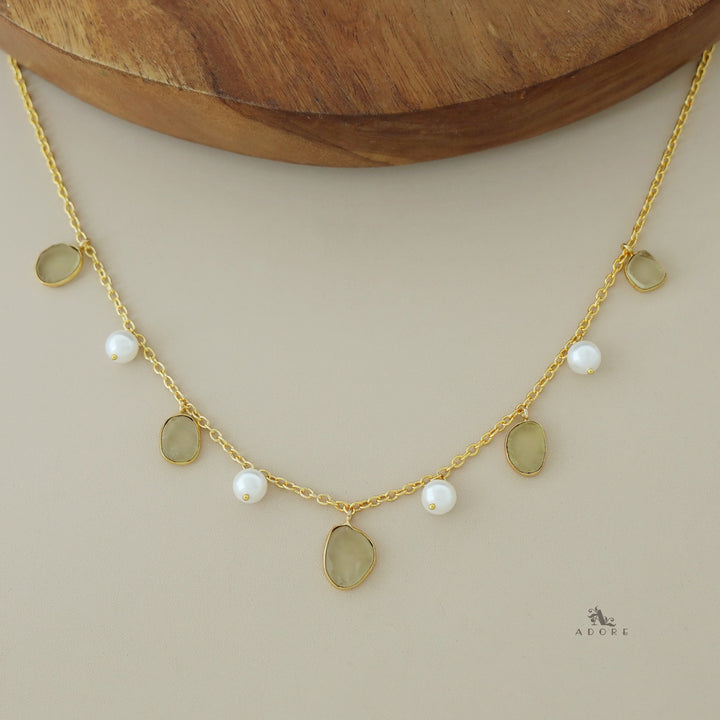 Mawar Raw Stone Pearl Neckpiece