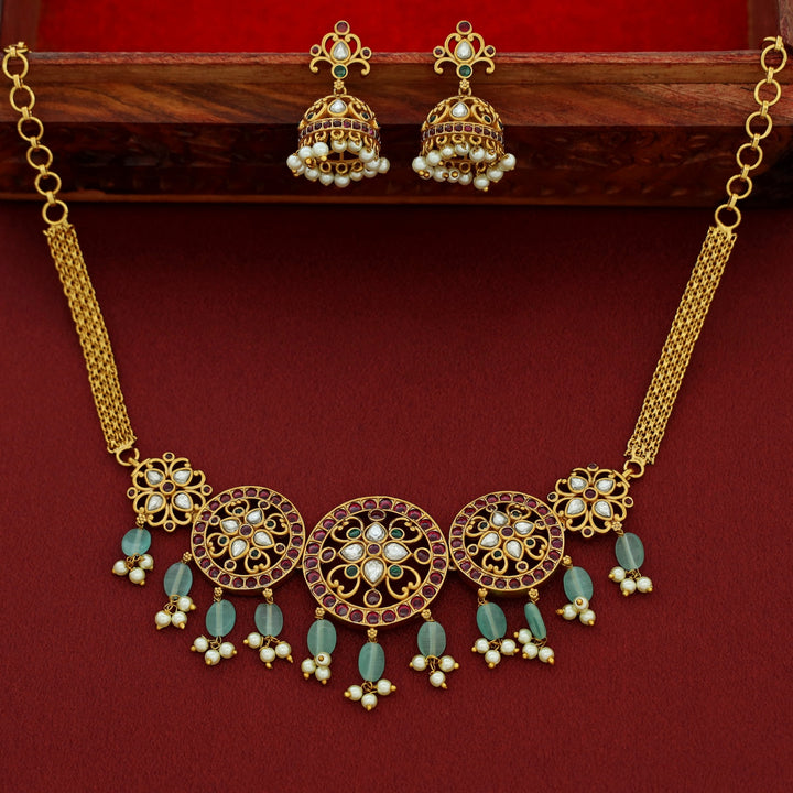 Vidisha Short Neckpiece With Earring