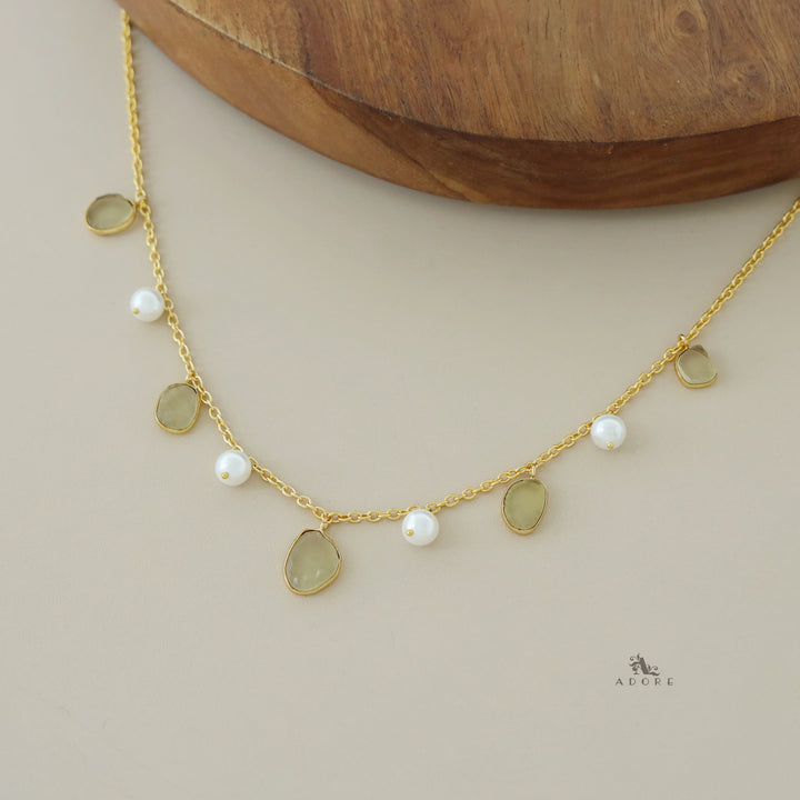 Mawar Raw Stone Pearl Neckpiece