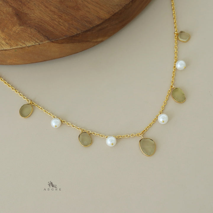 Mawar Raw Stone Pearl Neckpiece