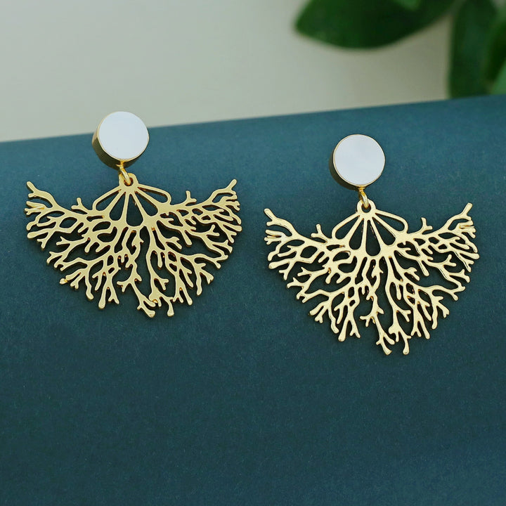 Fariha Rootsa Golden Glossy Earring