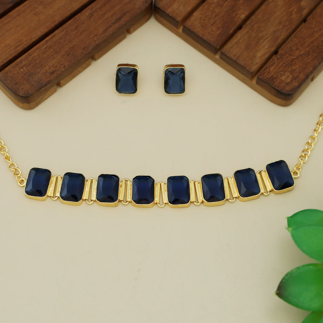 Gayal Glossy Rectangle Choker With Stud