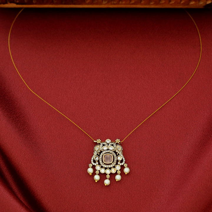 Kalyani Pearl Glossy String Neckpiece