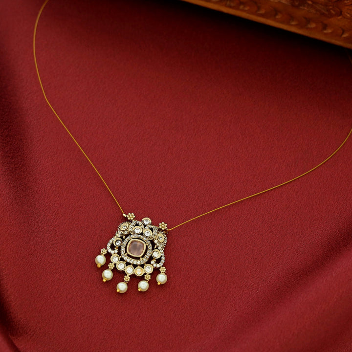 Kalyani Pearl Glossy String Neckpiece