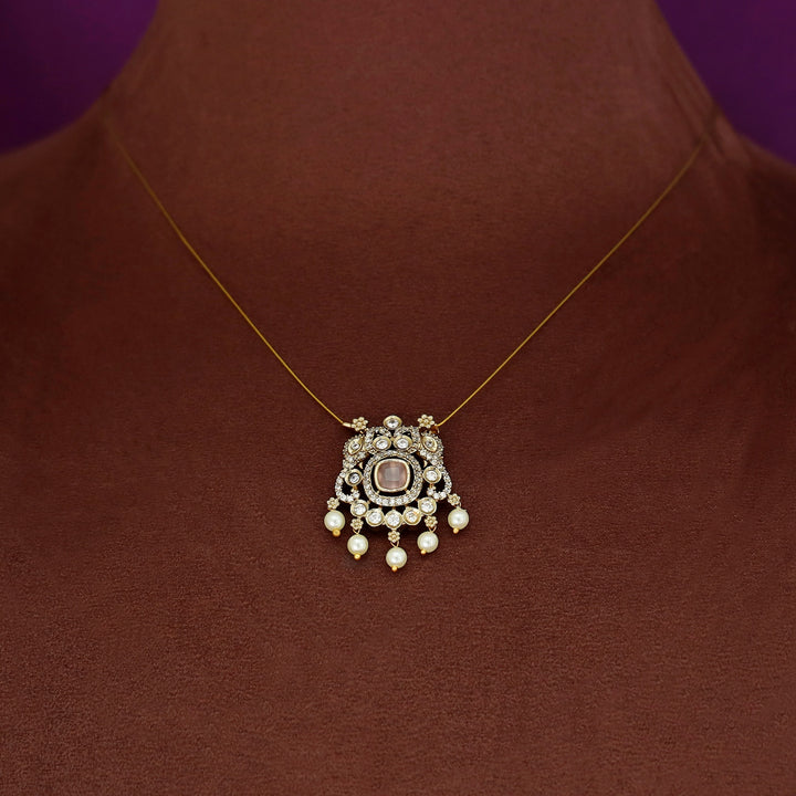 Kalyani Pearl Glossy String Neckpiece