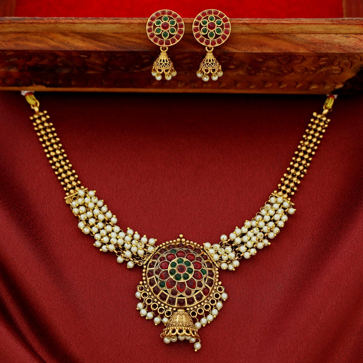 Bageshri Cluster Pearl Round Pendant Neckpiece With Earring