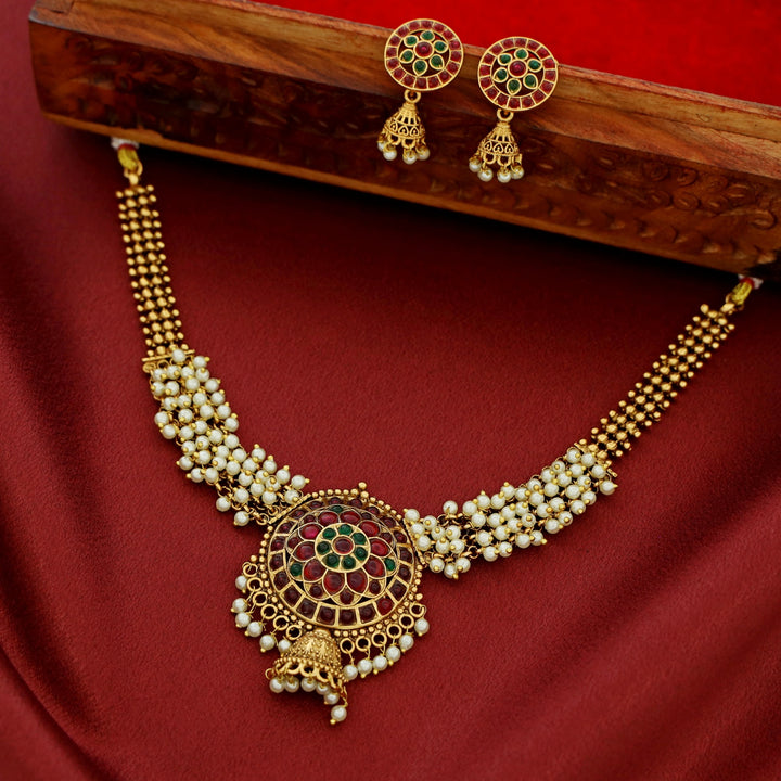 Bageshri Cluster Pearl Round Pendant Neckpiece With Earring