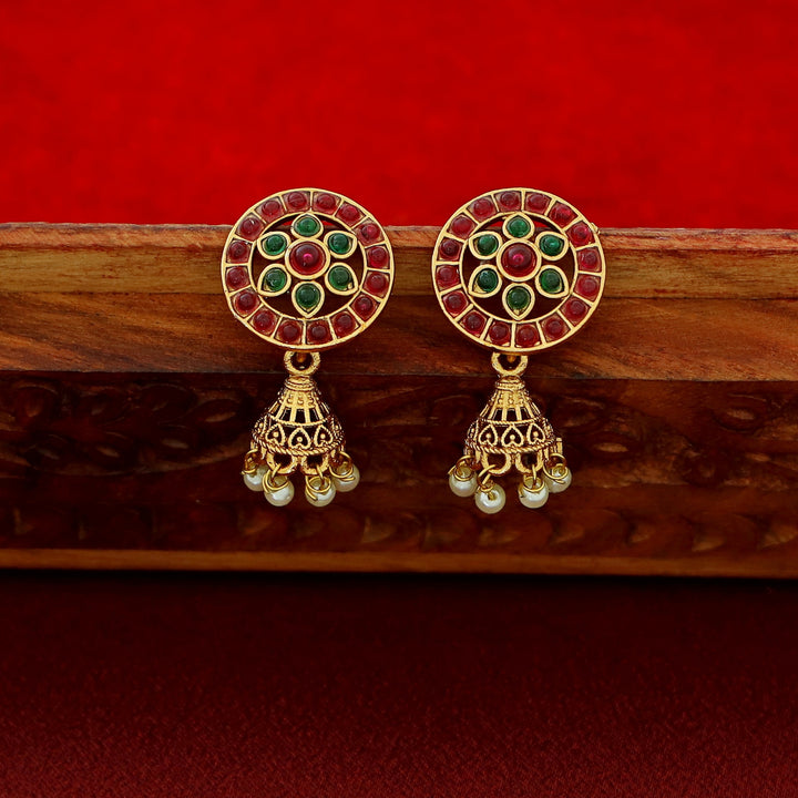 Bageshri Cluster Pearl Round Pendant Neckpiece With Earring