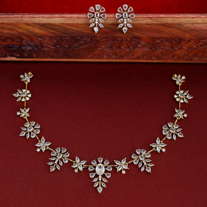 Nivedhya Short Neckpiece With Earring