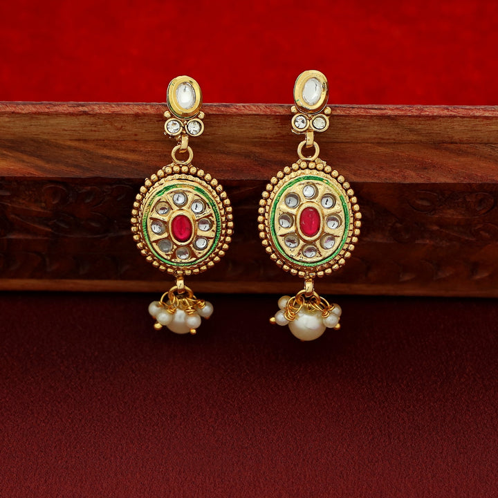Aakanksha Cluster Pearl Kundan Choker With Earring