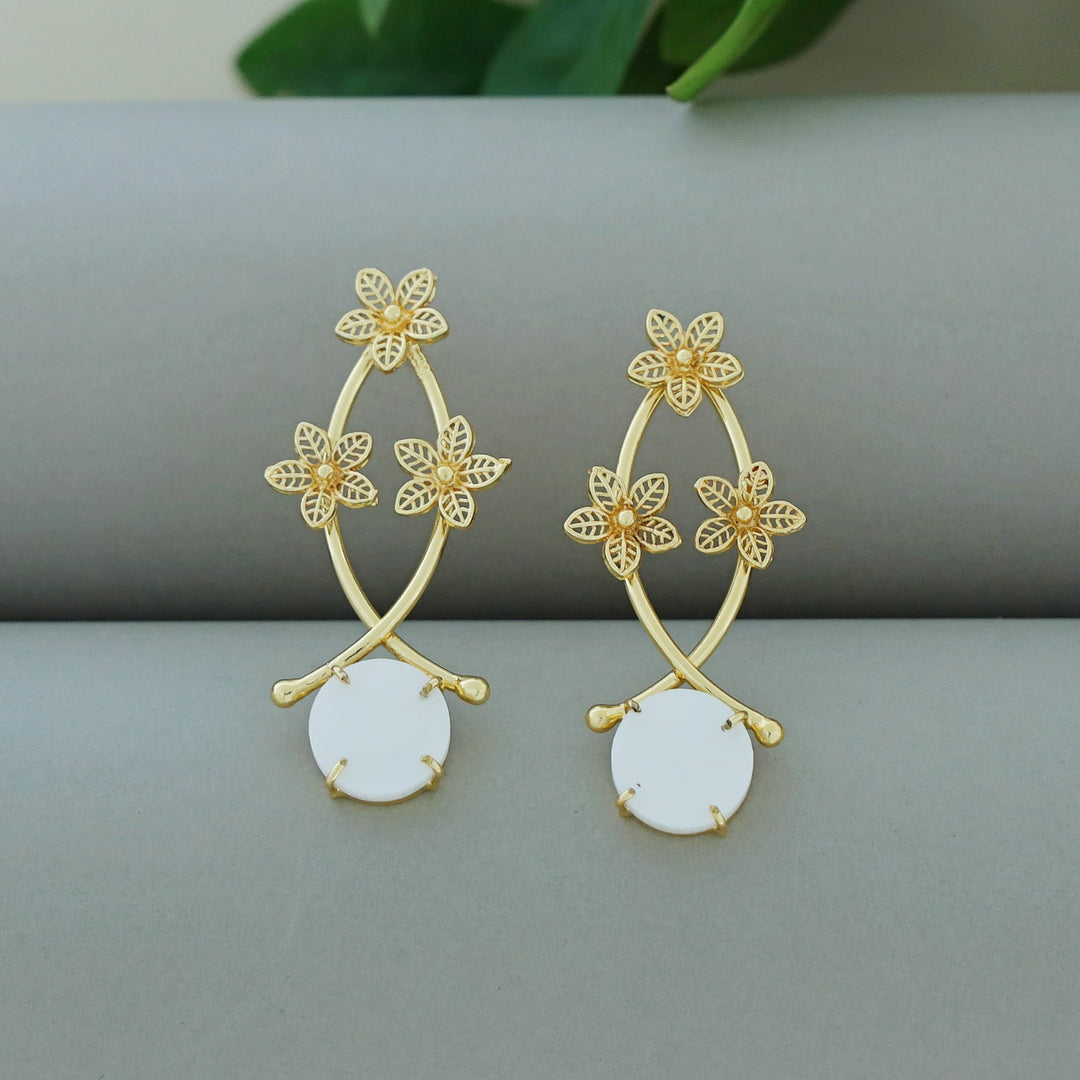 Anara Tri Flower Glossy Claw Earring