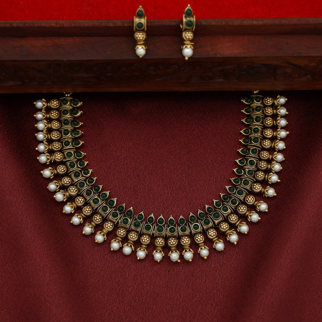 Bhuvani Floral Pearl Short Neckpiece with Earring