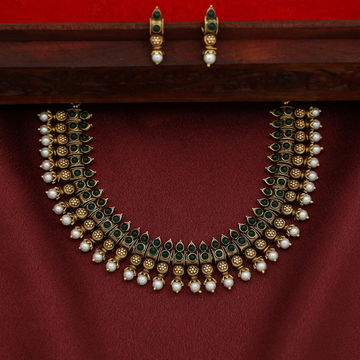 Bhuvani Floral Pearl Short Neckpiece with Earring