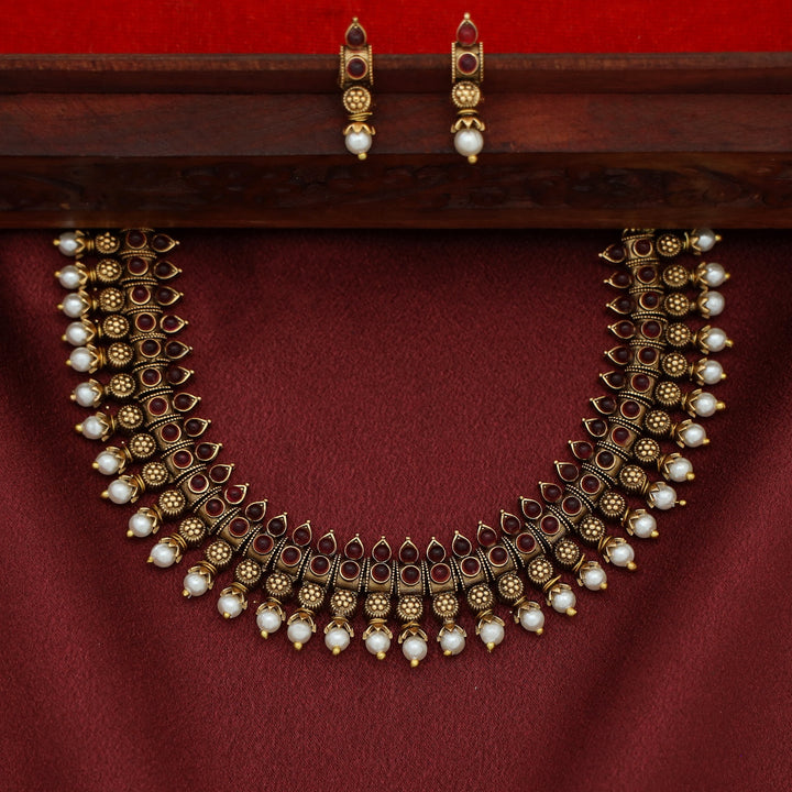Bhuvani Floral Pearl Short Neckpiece with Earring