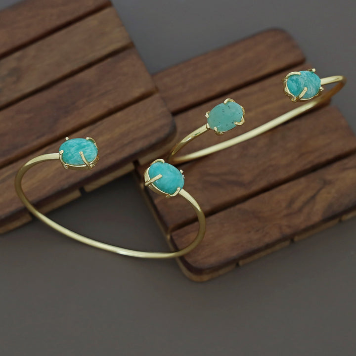 Mebal Golden Dual Oval Natural Stone Claw Bangle