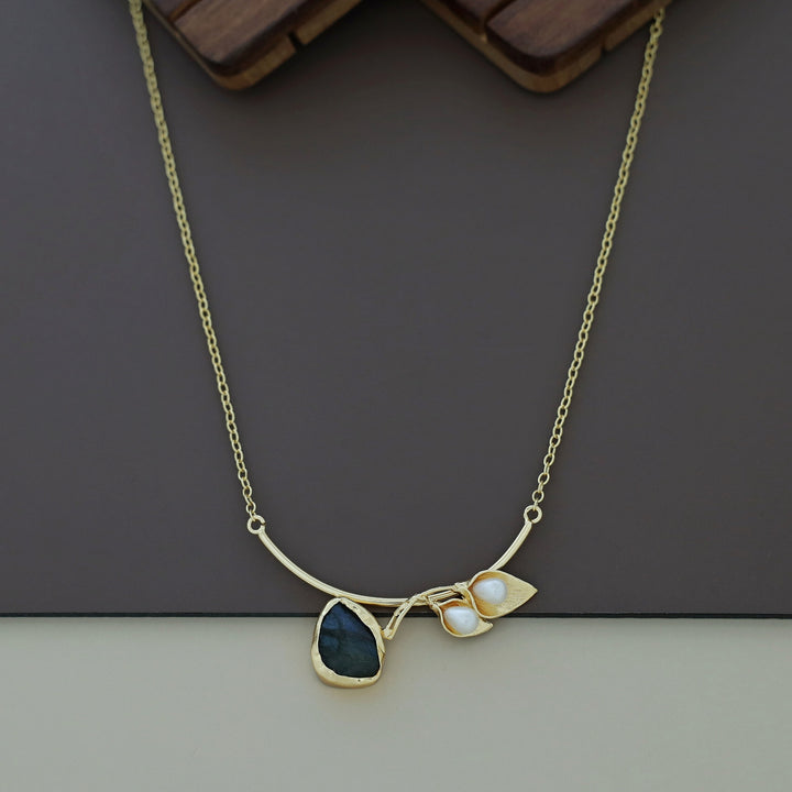 Golden Two Fold Leafy Pearl Raw Stone Neckpiece