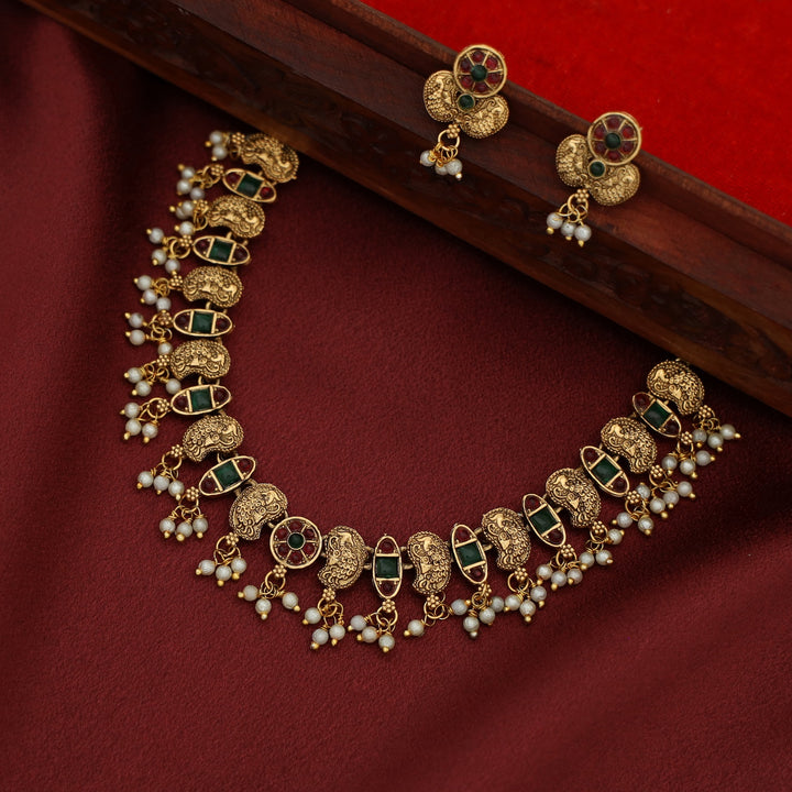 Krishnaveni Mayura Cluster Pearl Short Neckpiece with Stud