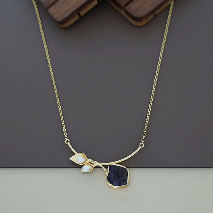 Golden Two Fold Leafy Pearl Raw Stone Neckpiece