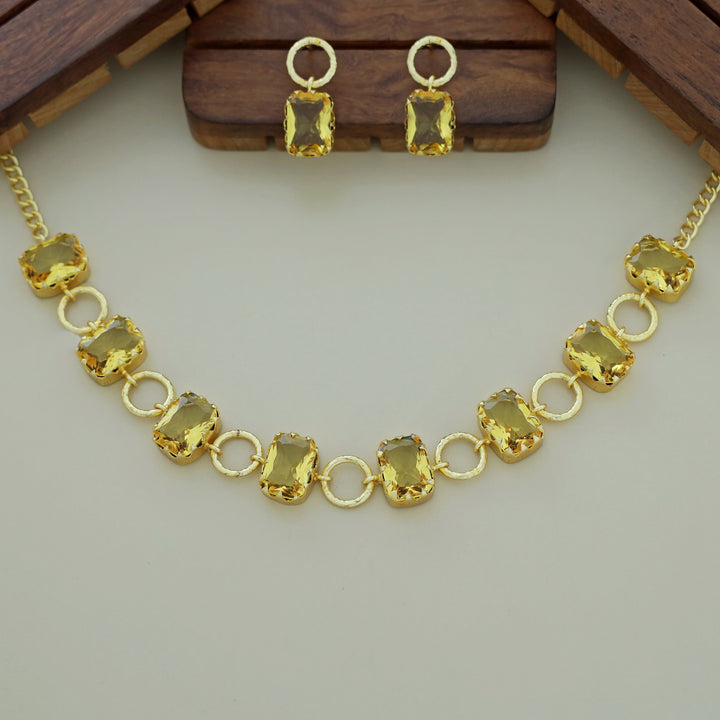 Aira Short Neckpiece/Choker with Stud