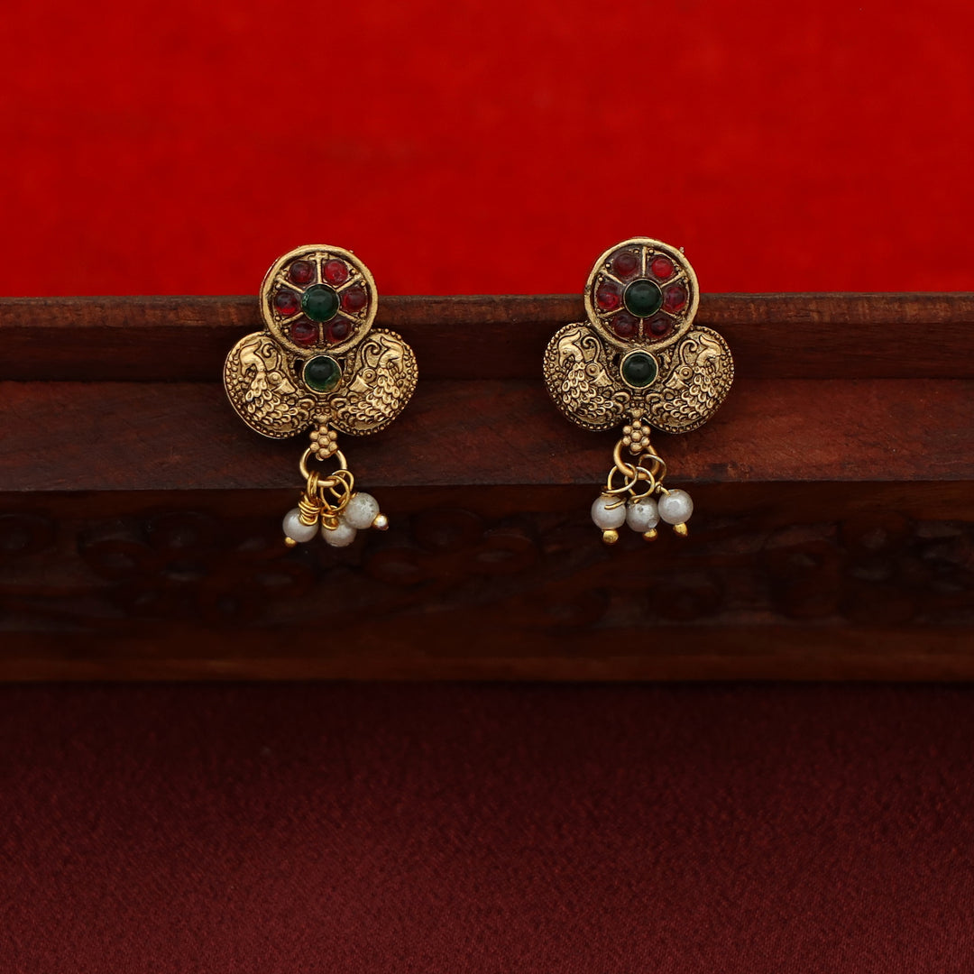 Krishnaveni Mayura Cluster Pearl Short Neckpiece with Stud