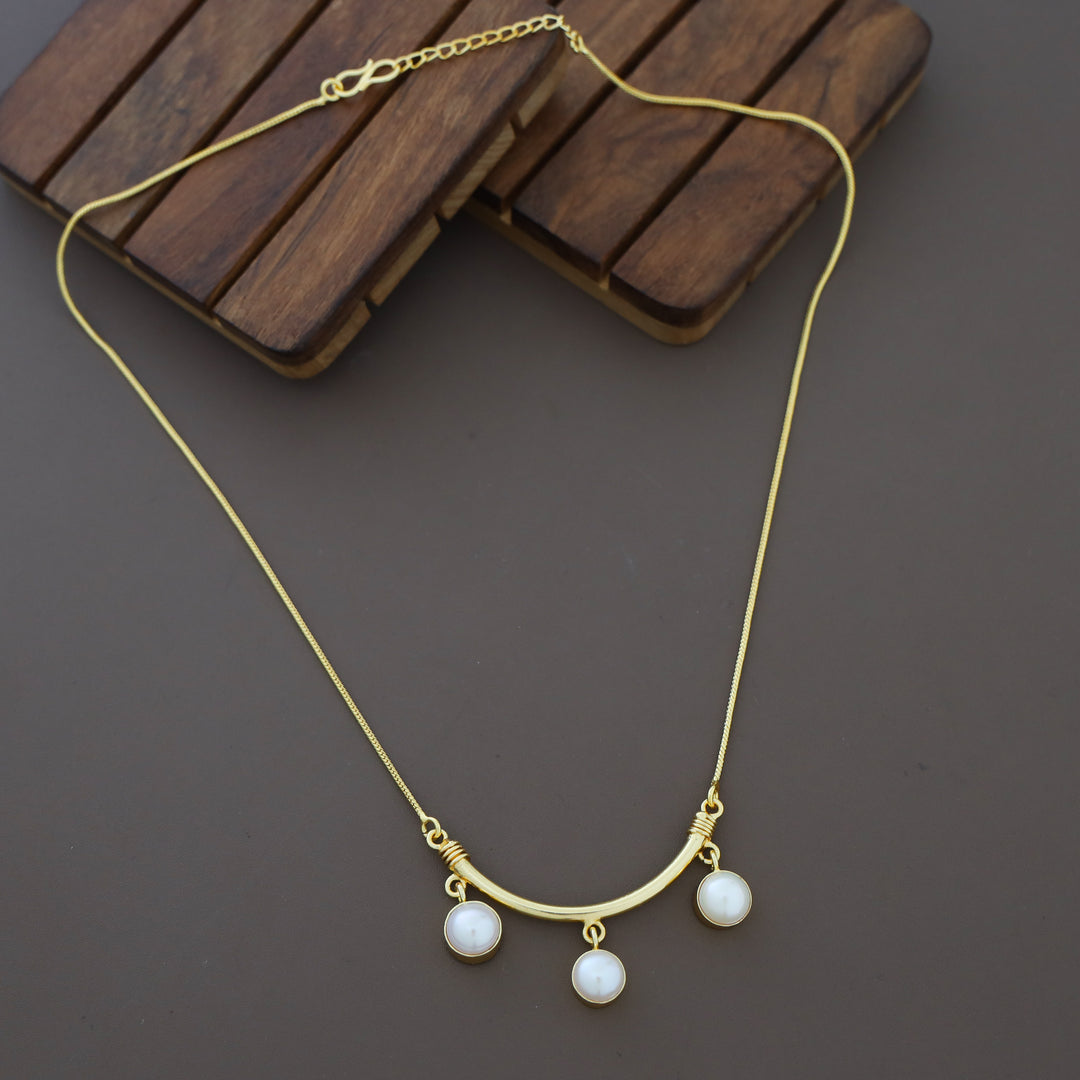 Moon Pearl Neckpiece