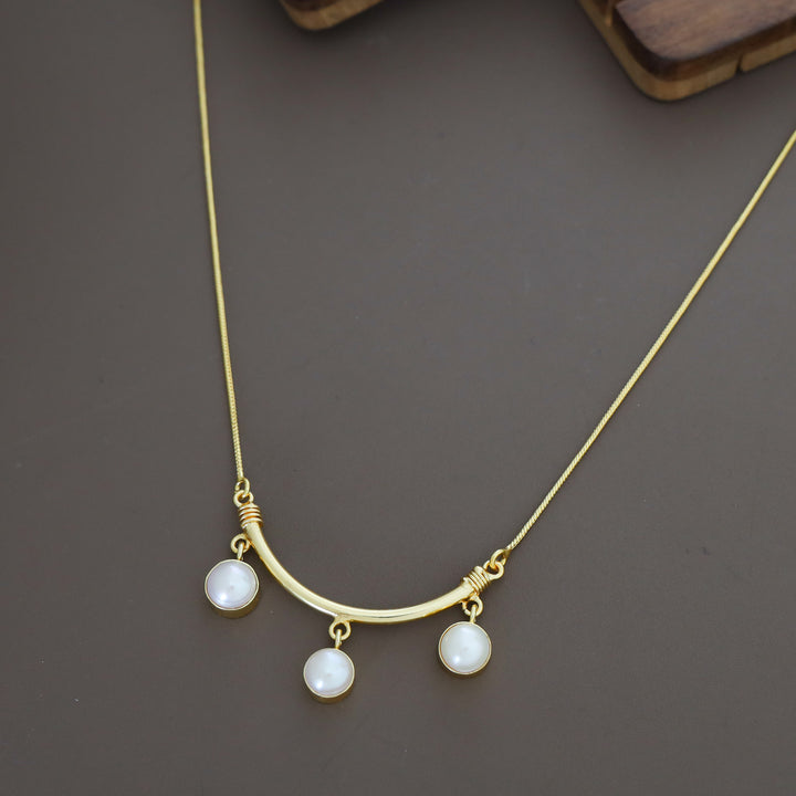 Moon Pearl Neckpiece