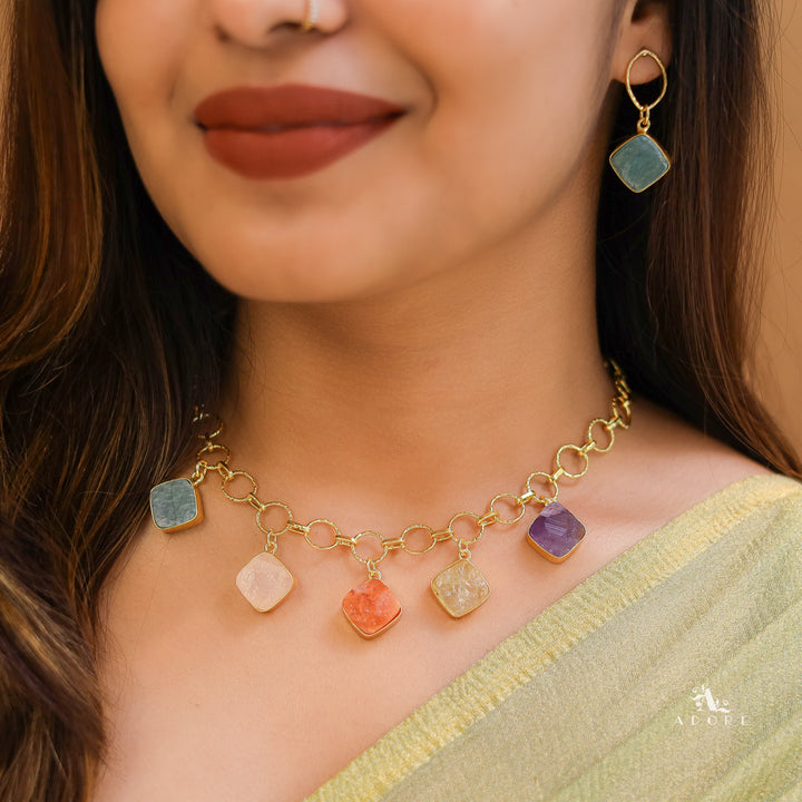 Golden Circle Raw Stone Neckpiece With Earring